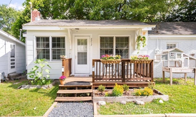 Wrightsboro Casa | Heart-warming Tiny Home with fresh eggs