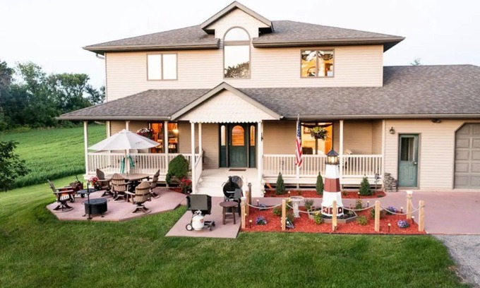 Harmony Casa | Heated Garage Game Room, Spacious Master Suites & Well-Appointed Kitchen