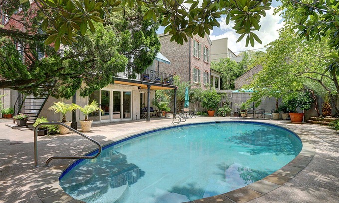 Historic Downtown Savannah Casa | ¡Piscina climatizada abierta todo el año! Maravillosa casa familiar en el corazón de Savannah