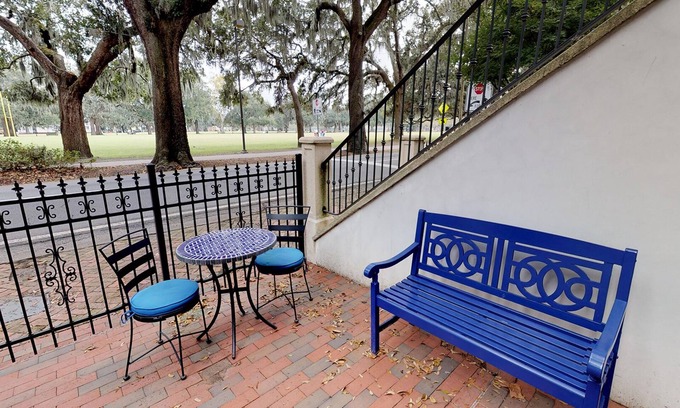 Savannah Victorian District Apartamento | Fantástico jardín apartamento frente a Forsyth Park!