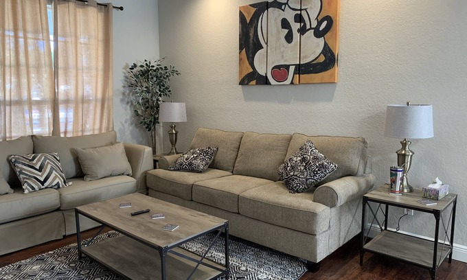 Winter Haven Casa | Heated Pool and Hot tub-near Legoland, Disney, Theme parks