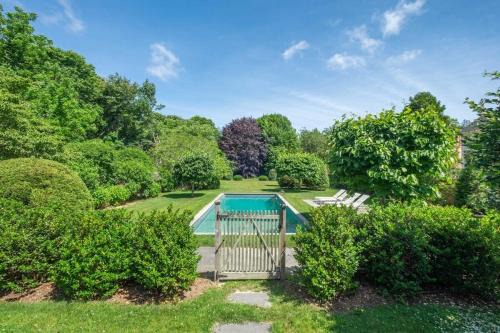 East Hampton North Casa | Heated Pool, Driftwood Cottage by RoveTravel