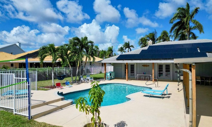 Boynton Beach Apartamento | Heated Pool, Game Room & Inlet Views