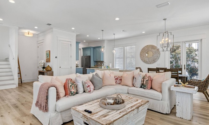 Village of Sugar Beach Casa | Golf Cart/Heated Pool/Bikes/Walk2Beach