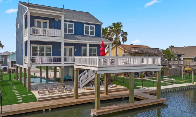 Jamaica Beach Casa | Heated Pool & Hot Tub | 5 Beds | Pets | Boat Slip