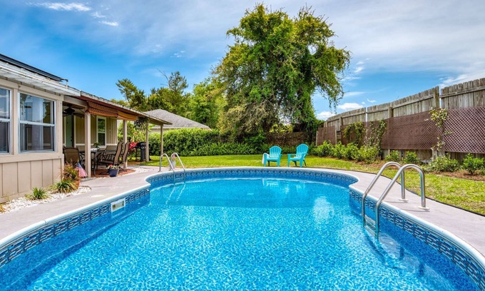 St. Augustine South Casa | Reuniendo Shore, perfecto para familias! PISCINA, conveniente para el centro y la playa, atracciones divertidas GRATIS!