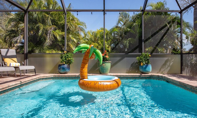 Pinehurst Casa | Heated Pool, Pool Table, 2 King Beds, Outdoor Oasis with TV, Fire Table/BBQ/WiFi