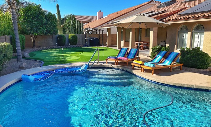Paradise Park Vista Casa | Heated Pool, Putting Green & Arcades in LUXE Home! 3-mi to Waste Management Open