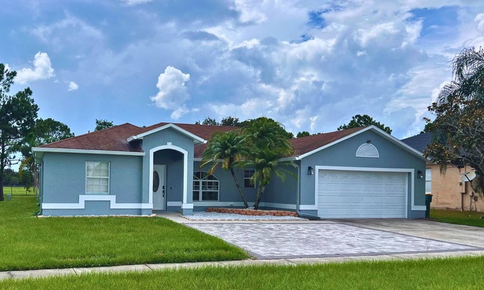 Crescent Lakes Casa | Piscina con calentador, Sala de juego, 13 millas de Disney
