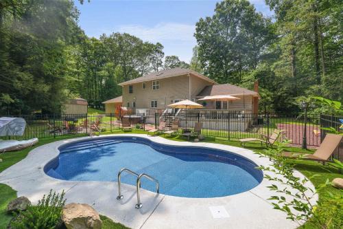 Stroudsburg Casa | Heated Private Pool Hot Tub Game Room Sauna