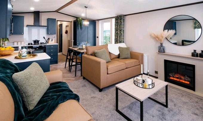 Woodhall Spa Cabina | Heather William Lodge in Woodhall Spa. Perfect for Couples, Families, and Pets!