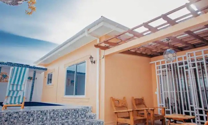 Dodoma Casa | Heavenly ApHEARTment with backyard swimming pool