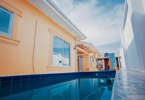 Dodoma Apartamento | Heavenly ApHEARTment with backyard swimming pool