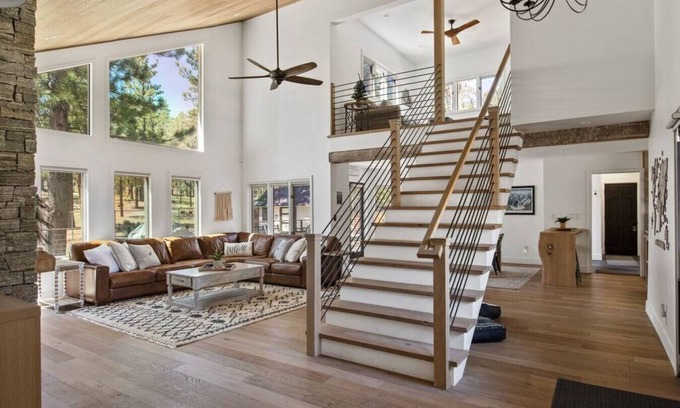 Evergreen Estates Cabina | Heavenly · *NEW* Heavenly Hideaway Near Slopes and Hot Tub