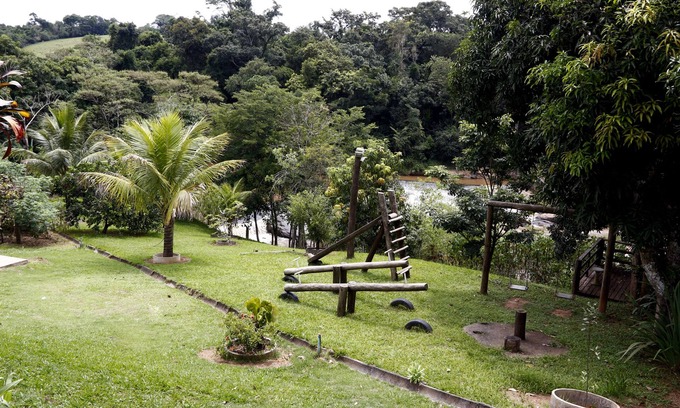 Socorro Casa | Lugar celestial con piscina climatizada, mini campo de fútbol y vista a la cascada