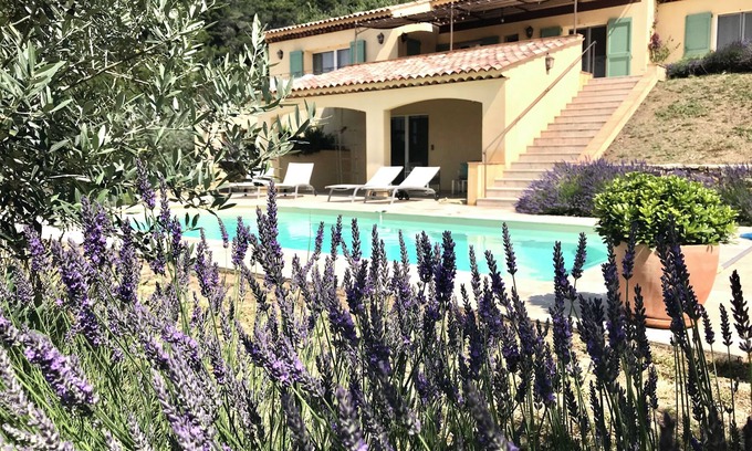 Callas Villa | Heavenly residence tween GorgesduVerdon and St-Tropez, Villa OliveYou. AC/ e-charging pole!