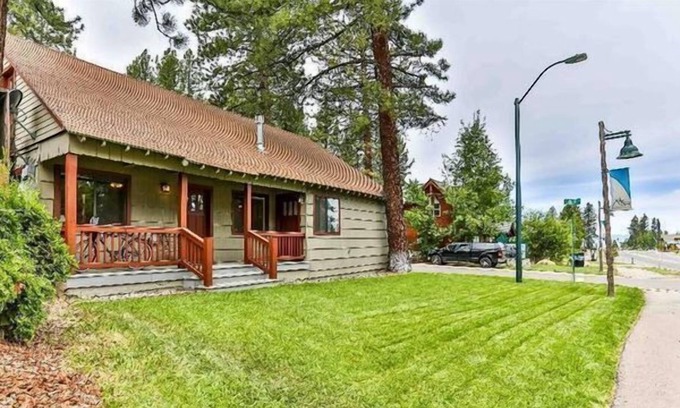 South Lake Tahoe Cabaña | Heavenly Ski Run Cottages