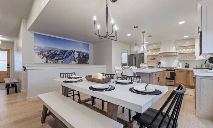 Heber Casa | Heber Getaway | Hot Tub | Pet-Friendly | Game Room