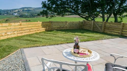 Cylch-Y-Garn Casa | Hebog