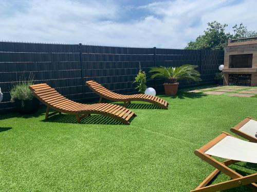 Trogir Apartamento | Hedonist-Luxury 2 bedroom apartment with private HOT TUB, garden and free parking