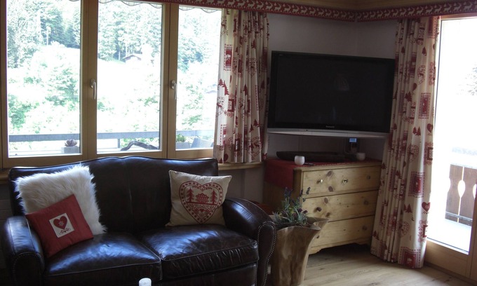 Klosters Platz Apartamento | Heimelige Ferienwohnung mit Balkon Nähe Bahnhof/skilift in Klosters zu Vermieten
