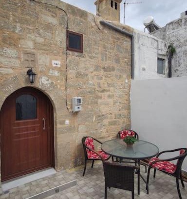 Malonas Casa | Heliophilia Malona