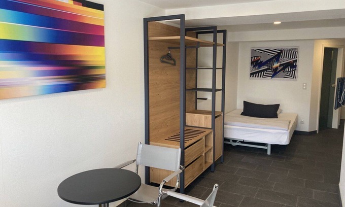 Grettstadt Apartamento | Apartamento luminoso con conexión Wi-Fi gratuita, moderno y de alta calidad equipado