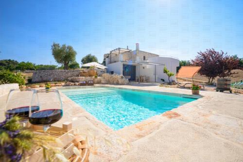 Martina Franca Apartamento | HelloAPULIA - Panoramic Trulli Pozzo Fornello with private pool