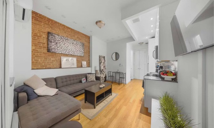 Hell's Kitchen Apartamento | Hell’s Kitchen 2-bedroom moments from Time Square, Broadway, Restaurant Row