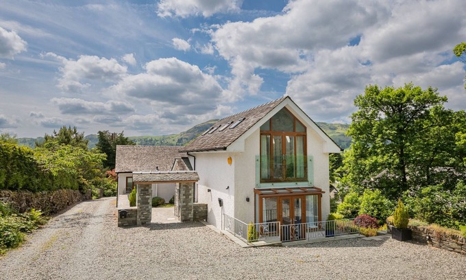 Grasmere Casa | Helm View, Grasmere, Sleeps 10 with Hot tub!