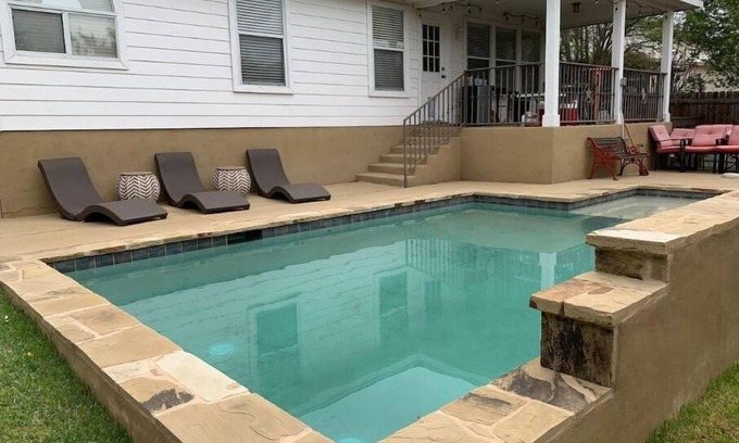 San Antonio Casa | Helotes Pool House Perfect for Entertaining