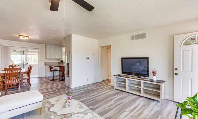 Hemet Casa | Hemet Retreat w/Peak Views + 2 Saunas