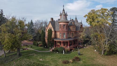 West Main HIll Cama Y Desayuno | Henderson Castle Inn