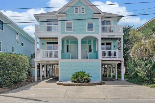 Wrightsville Beach Villa | Henderson Haven 4 BR/3 BA Villa, Steps to Beach