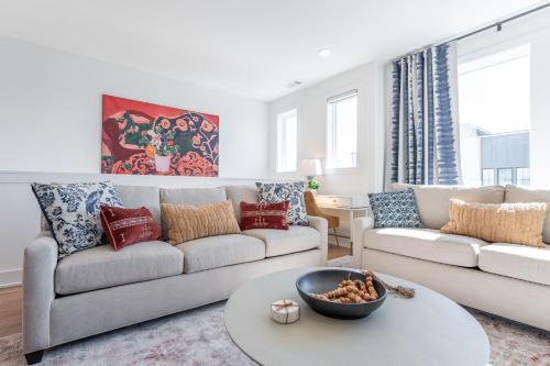 Talbot's Corner Casa | Henley & Hank at The Lucy by Stay Local Nashville