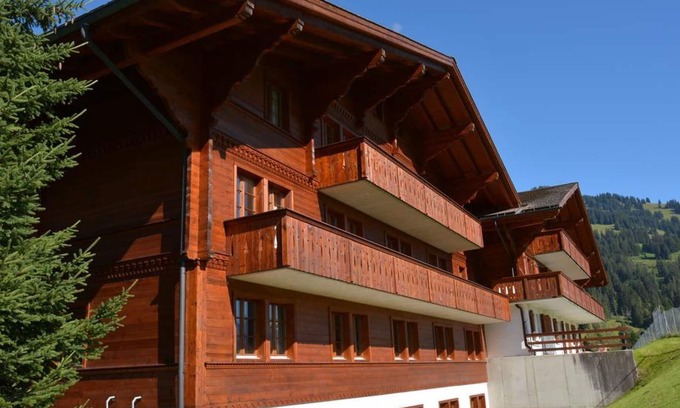 Schoenried Apartamento | Henry (Hochparterre) by Interhome