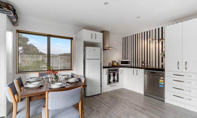 Waikanae Cabaña | Heperi Haven - Waikanae Beach Holiday Home