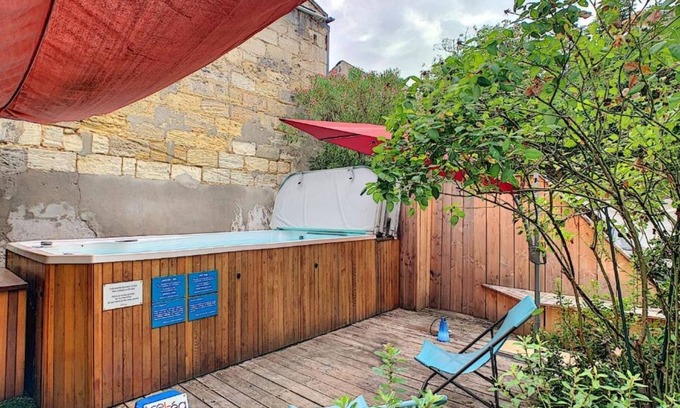 Hotel de Ville - Quinconces Apartamento | Heritage Elegance in the Heart of Bordeaux: 3-Bedroom Apartment with Hot Tub