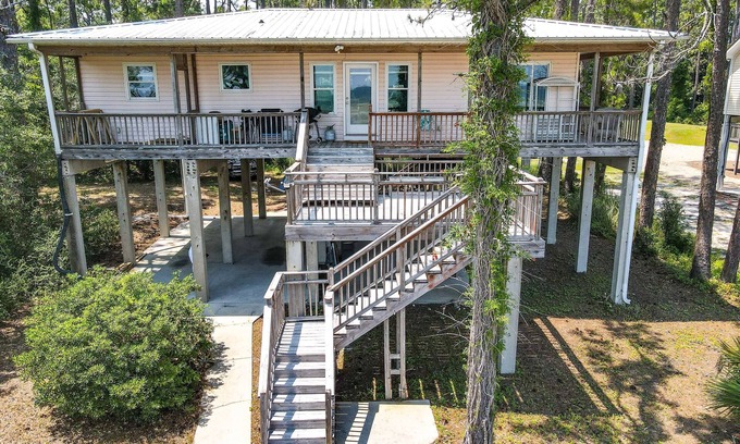 Carrabelle Casa | Hermit Haven- New Listing!