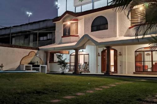 Cuernavaca Casa | HERMOSA CASA EN CUERNAVACA: JARDÍN DEL LAGO