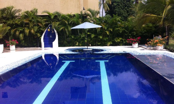 Girardot Casa | HERMOSA CASAQUINTA FAMILIAR CONDOMINIO CAMPESTRE EL PEÑON Piscina Privada Campo de Golf