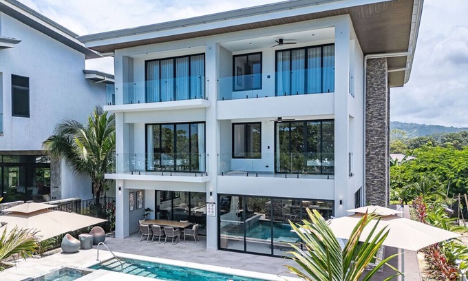 Playa Hermosa Apartamento | Hermosa Villa II Available August 2025