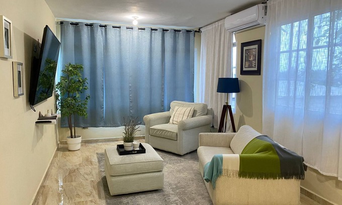 Los Frailes Apartamento | Hermoso y acogedor apartamento a solo 10 minutos del aeropuerto Las Américas.