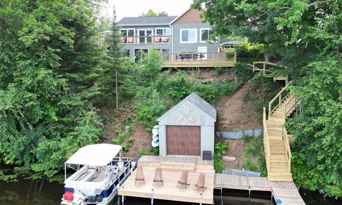 Mountain Cabaña | Heron's Nest: UTV Trails, Game Room, Pontoon & Kayak Rentals, & More
