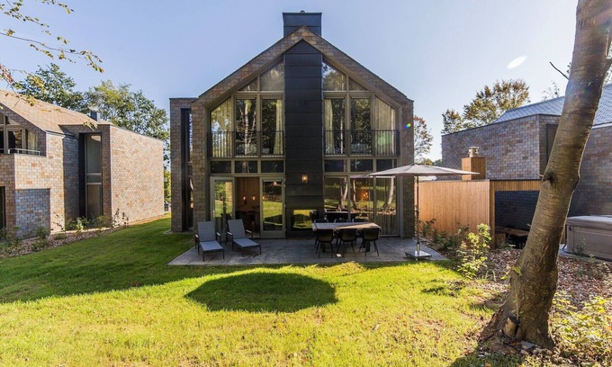 Maastricht Villa | Hertogenvilla Prestige - 3 bedrooms / 3 bathrooms