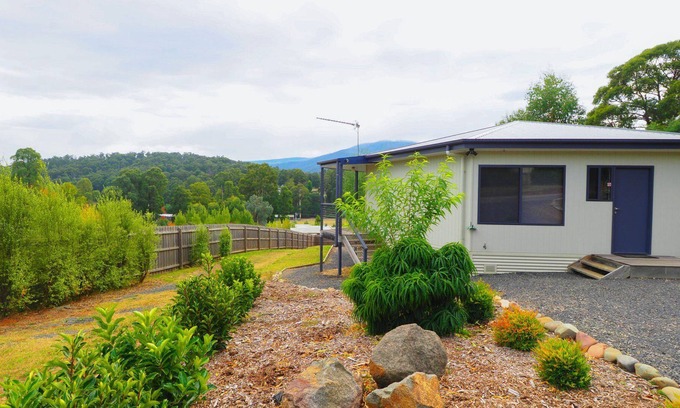 Marysville Cabaña | HEX COTTAGE - PEACEFUL RETREAT in the heart of Marysville