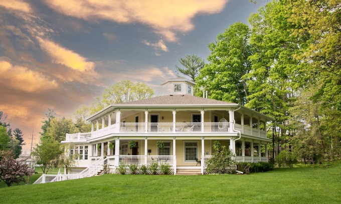 Pentwater Cama Y Desayuno | Hexagon House Bed and Breakfast - Cottage Rose Suite