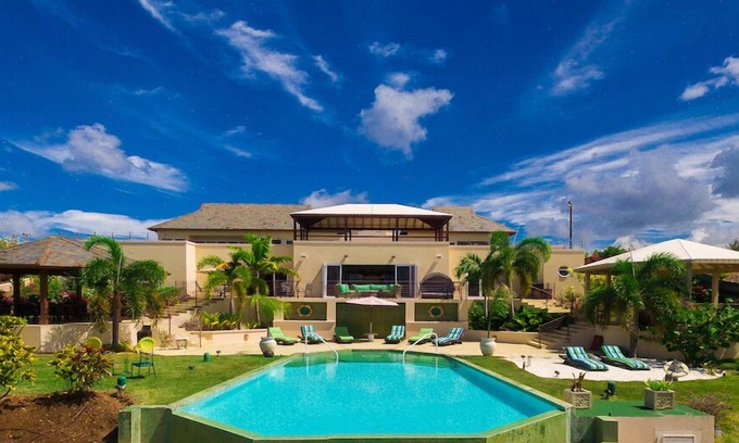Prospect Villa | Hi-end 7 bedroom luxury villa situated on hilltop with jacuzzi