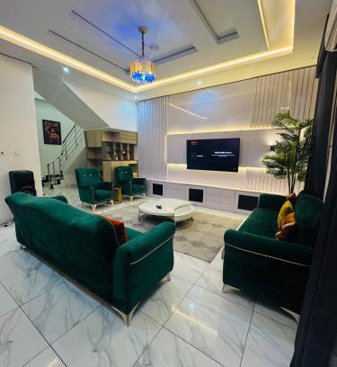 Ofin Apartamento | Hibiscus Empire