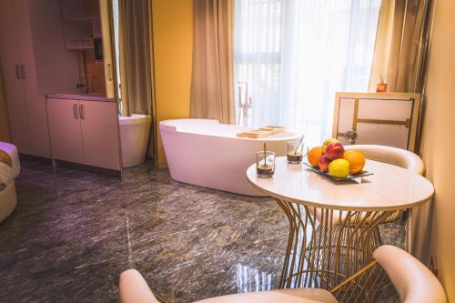Plovdiv Center Hotel | Hidden Bank: Pearls